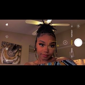 Meet your Posher, Elena